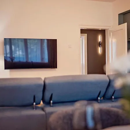 Elegant And Classic 2bd With Free Parking By Apartmax * Варна