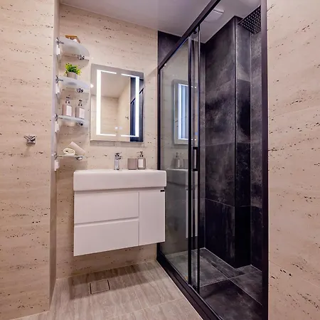 Апартаменты Elegant And Classic 2bd With Free Parking By Apartmax Варна