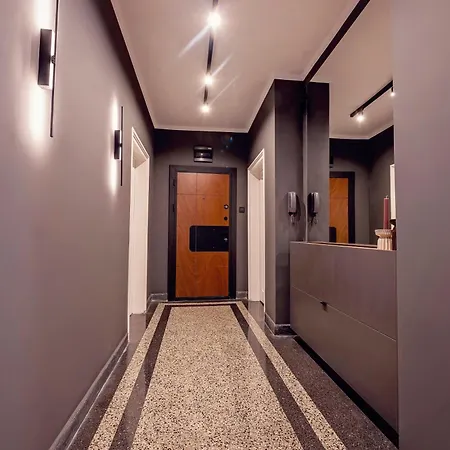 Elegant And Classic 2bd With Free Parking By Apartmax Апартаменты Варна