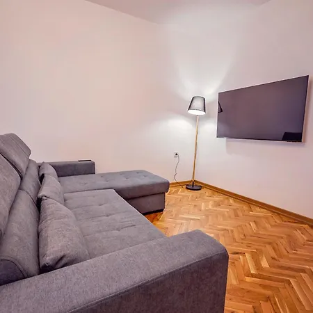 Апартаменты Elegant And Classic 2bd With Free Parking By Apartmax *