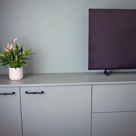 Elegant And Classic 2bd With Free Parking By Apartmax Варна