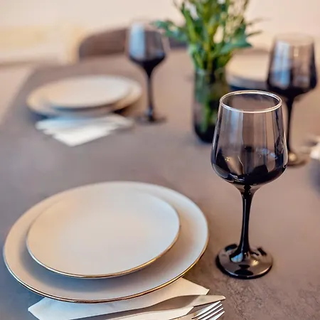 Elegant And Classic 2bd With Free Parking By Apartmax Апартаменты *